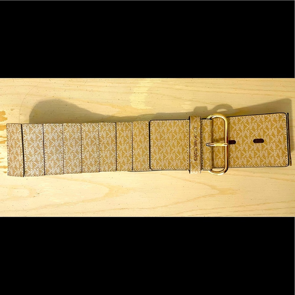 Michel Kors belt